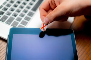 Clickbait – przykłady i definicja. Jak nie dać się nabrać?