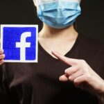 Covid social media kobieta z maską twarzy ikona Facebooka